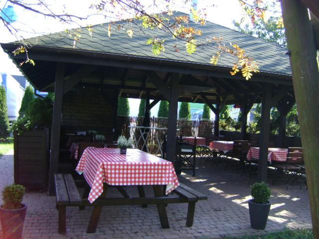 Bed & Breakfast Green Roof Rybarzowice  Esterno foto