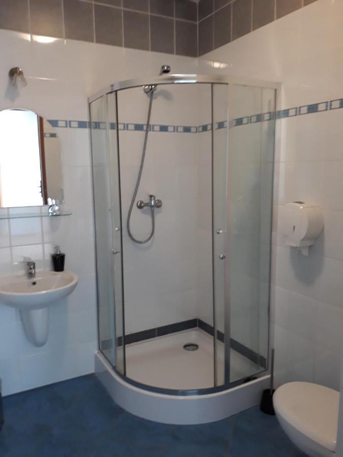 Bed & Breakfast Green Roof Rybarzowice  Esterno foto